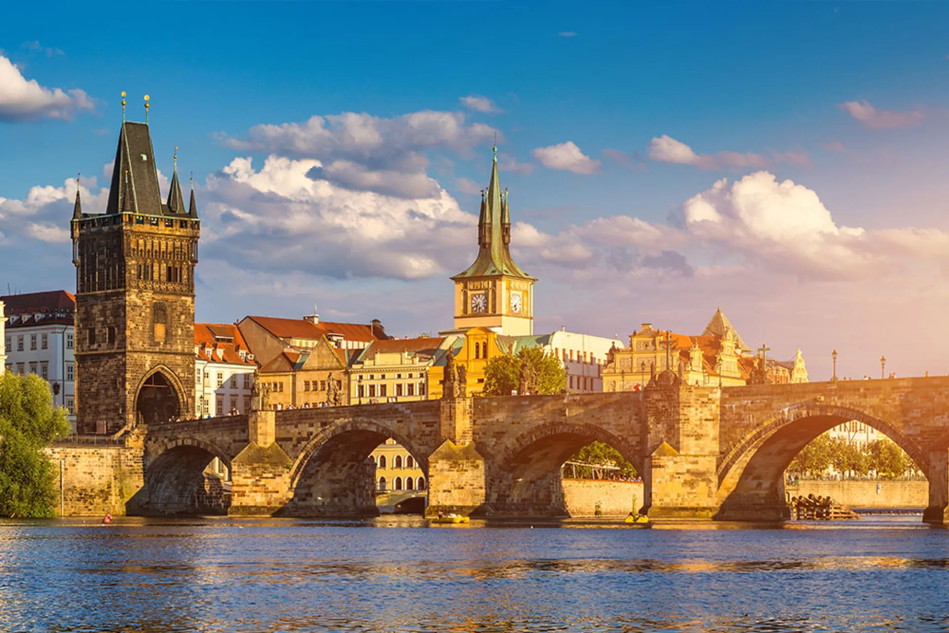 TAROM lansează oferta specială de Dragobete: zboruri către Praga de la 99 euro dus-întors