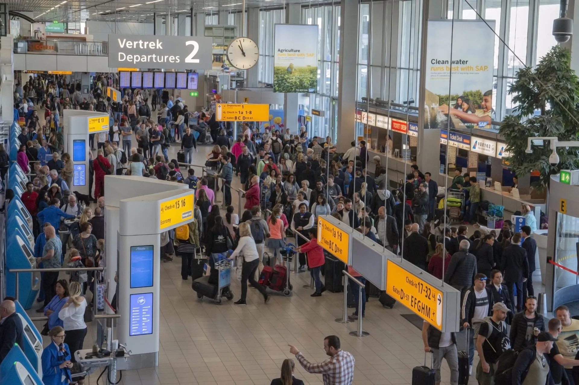 Passenger Information - Schiphol Airport Amsterdam