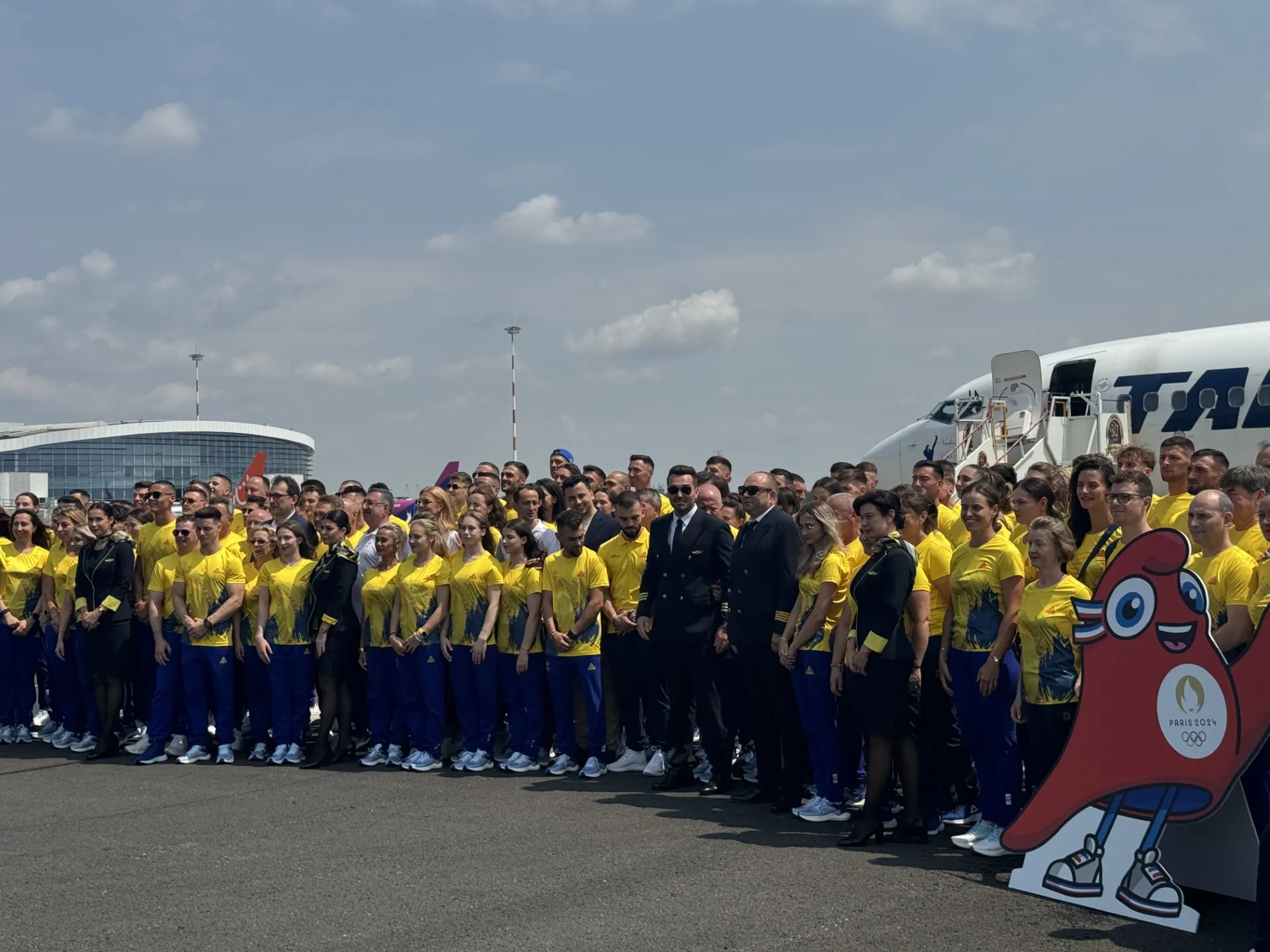 Echipa Olimpică a României a decolat cu TAROM spre Jocurile Olimpice 2024, la bordul aeronavei „Nadia Comăneci”